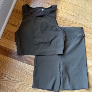 Barry’s brand workout gear